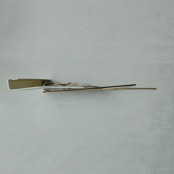 2 pairs French connection stick earrings gold and silver - Picture 5 of 6